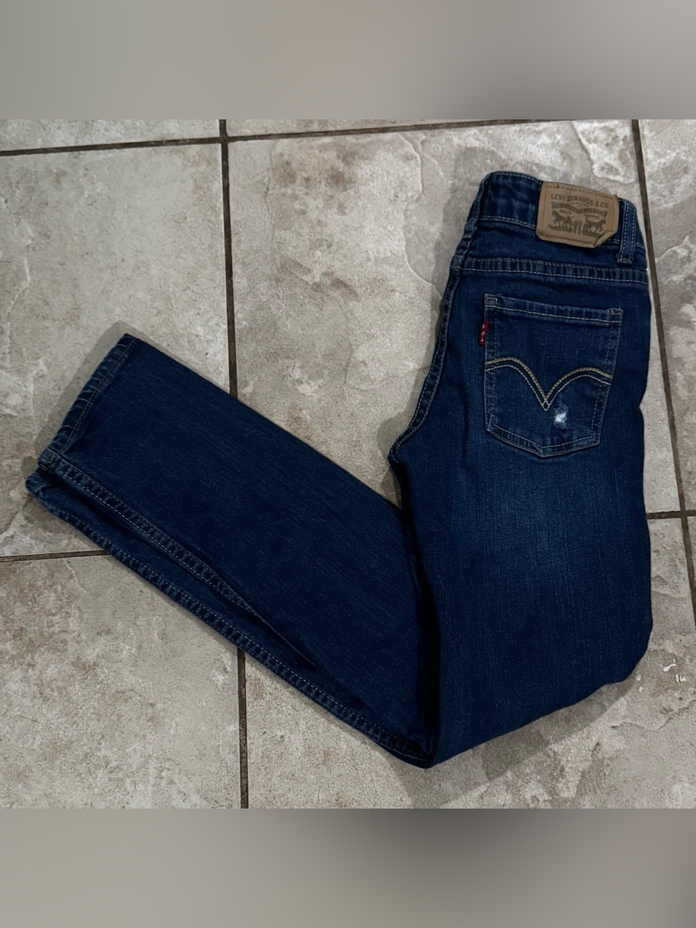 Levi’s Girls Size 8 Regular Boyfriend Distressed Dark Wash Jeans